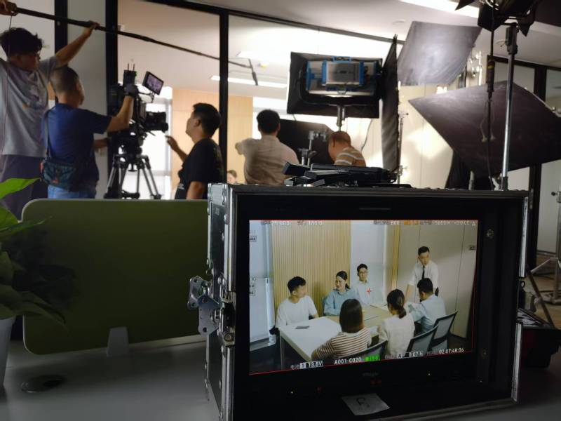 阳明区TVC拍摄公司：科技产品视觉化大师，诠释未来感与功能美学